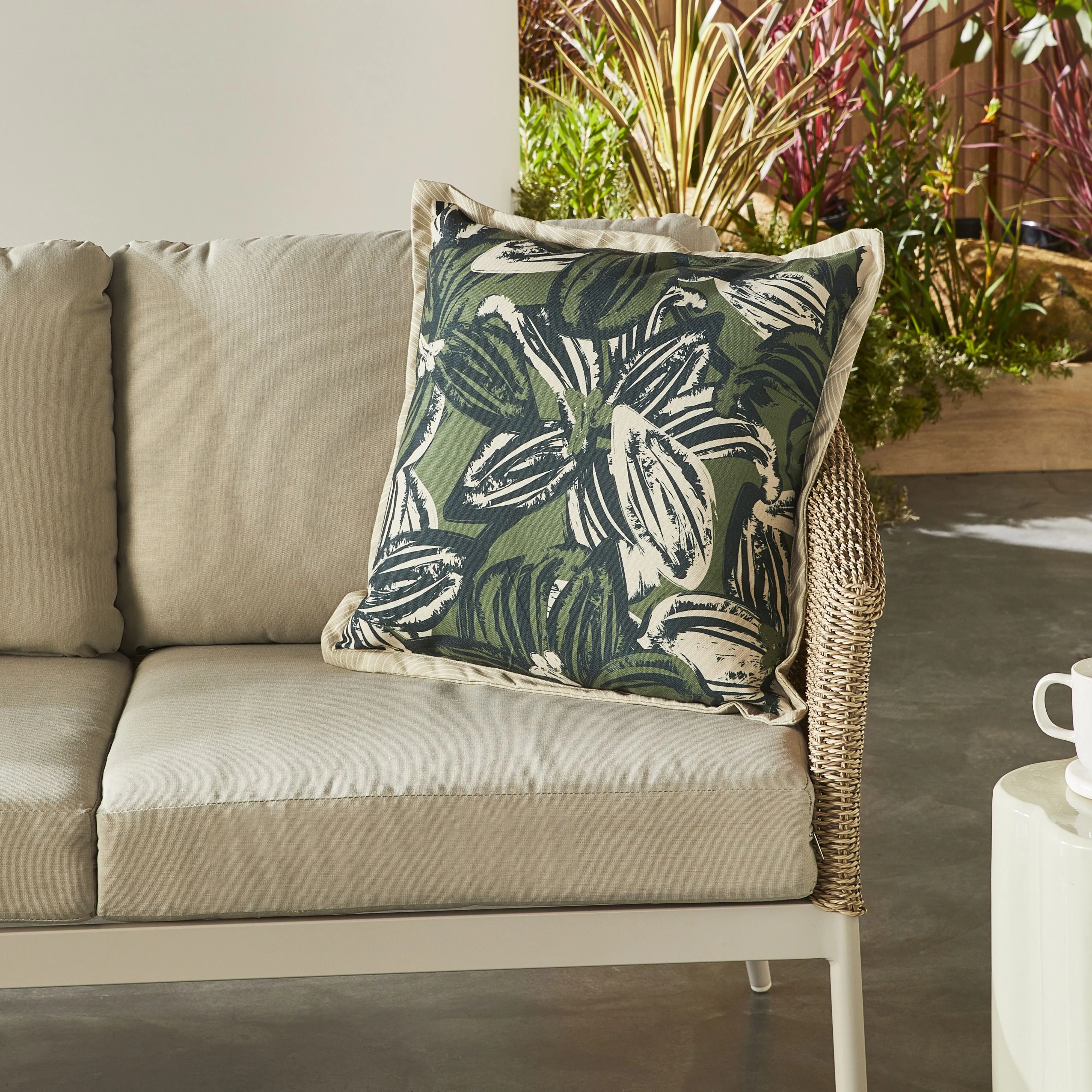 Aruba Leaf Design Cushion 50x50